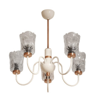 Pięciopunktowa duża biała metalowa lampa sufitowa/wisząca retro z miedzianymi elementami i szklanymi fakturowymi kloszami, Drukov TYP T3275, Czechosłowacja, lata 70.