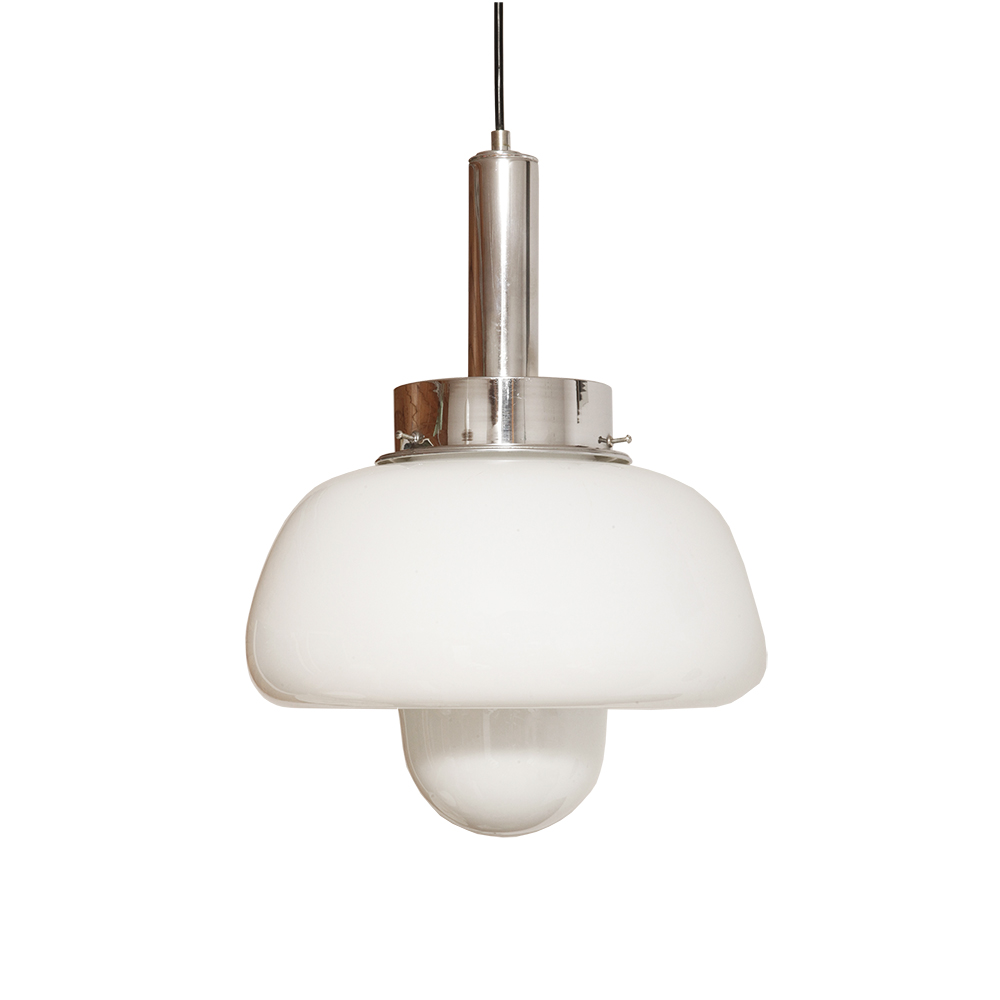 1970s, sklep vintage, murano glass, vintage hanging lamp, design shop warsaw, włoska lampa, antyk sklep, 70, design shop, vintage murano glass, lampa wiszaca, design sklep warszawa, italian lamp design, antyk sklep warszawa, 70sstyle, retro store, retro lamp, antique shop, włoska lampa vintage, mazzega lamp, 70s, design sklep, retro style, antique store, vintage lamp iguzzini, mazzega, 1970, design store, vintage Mazzega, lata 70te, design store warsaw, vintage, vintage space age lamp, 1970style, meble prl, sklep retro, vintage light, vintage sklep warszawa, ceiling lamp, meble vintage, hanging space age lamp, retro, retro shop warsaw, 70style, antique shop warsaw, lamp design, antyki, lampa wiszaca space age, lampa vintage, retro sklep warszawa, italian design, antique store warsaw, vintage lamp, retro shop, lampa Mazzega, space age, vintage shop warsaw, włoski design, sklep antyki, prl, vintage shop, murano, space age lamp, vintage store warsaw, italian style, sklep z antykami, prl style, vintage store, lampa murano, space age style, retro store warsaw, lampa space age, sklep antyki warszawa Mleczno-biała jednopunktowa szklana lampa wisząca/sufitowa z kloszem w kształcie grzyba w stylu Mazzega z chromowanym metalowym kapturkiem i metalową biała podsufitką, Włochy, lata 70. - obrazek 1