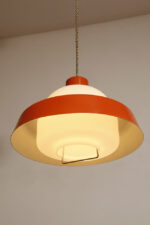 Metalowa jednopunktowa pomarańczowa lampa wisząca/sufitowa z mlecznobiałym szklanym kloszem i możliwością regulacji długości zwisu, Czechosłowacja, lata 60. - obrazek 13