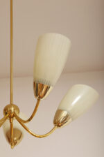 Pięciopunktowy metalowy żyrandol/lampa sufitowa/lampa wisząca w kolorze starego złota ze szklanymi jasnokremowymi kloszami w cienkie paski, Mid Century Modern, Czechosłowacja, lata 70. - obrazek 19