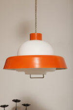 Metalowa jednopunktowa pomarańczowa lampa wisząca/sufitowa z mlecznobiałym szklanym kloszem i możliwością regulacji długości zwisu, Czechosłowacja, lata 60. - obrazek 21