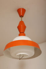 Metalowa jednopunktowa pomarańczowa lampa wisząca/sufitowa z mlecznobiałym szklanym kloszem i możliwością regulacji długości zwisu, Czechosłowacja, lata 60. - obrazek 23