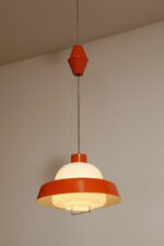 Metalowa jednopunktowa pomarańczowa lampa wisząca/sufitowa z mlecznobiałym szklanym kloszem i możliwością regulacji długości zwisu, Czechosłowacja, lata 60. - obrazek 24