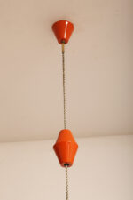 Metalowa jednopunktowa pomarańczowa lampa wisząca/sufitowa z mlecznobiałym szklanym kloszem i możliwością regulacji długości zwisu, Czechosłowacja, lata 60. - obrazek 26