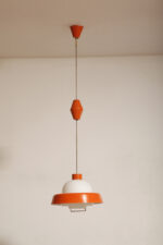 Metalowa jednopunktowa pomarańczowa lampa wisząca/sufitowa z mlecznobiałym szklanym kloszem i możliwością regulacji długości zwisu, Czechosłowacja, lata 60. - obrazek 3