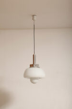 Mleczno-biała jednopunktowa szklana lampa wisząca/sufitowa z kloszem w kształcie grzyba w stylu Mazzega z chromowanym metalowym kapturkiem i metalową biała podsufitką, Włochy, lata 70. - obrazek 6