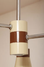 Trzypunktowa metalowa lampa sufitowa w kolorach kawy z mlekiem i brązem ze szklanymi fakturowymi kloszami, Drukov TYP TW 22/3, Czechosłowacja, lata 70. - obrazek 31