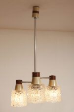 Trzypunktowa metalowa lampa sufitowa w kolorach kawy z mlekiem i brązem ze szklanymi fakturowymi kloszami, Drukov TYP TW 22/3, Czechosłowacja, lata 70. - obrazek 5