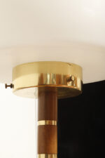 Jednopunktowa lampa biurkowa ze szklanym mlecznobiałym kloszem typu "Grzybek" na złotej metalowej konstrukcji z drewnianymi wstawkami, Lidokov, Czechosłowacja, lata 70. - obrazek 19