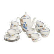 Biały porcelanowy z niebiesko-złotym kwiatowym nadrukiem serwis do kawy/herbaty, Włocławskie Zakłady Ceramiki Stołowej, Polska lata 70.