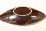 Brązowa ręcznie zdobiona szkliwiona w połysku ceramiczna patera w kształcie łódki z metalowym zdejmowanym złotym uchwytem, Mid Century Modern, Niemcy, lata 60. - obrazek 29