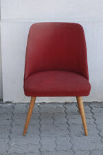 Niskie czerwone tapicerowane "kawowe" krzesło kubełkowe na drewnianych toczonych nogach, Mid Century Modern, projekt Walther Ruhland, Niemcy, lata 50/60. - obrazek 4