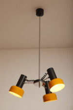 Trzypunktowa metalowa lampa wisząca/sufitowa ruchomymi żółtymi kloszami, projekt Josef Hůrka dla Napako, Czechosłowacja, lata 60. - obrazek 7